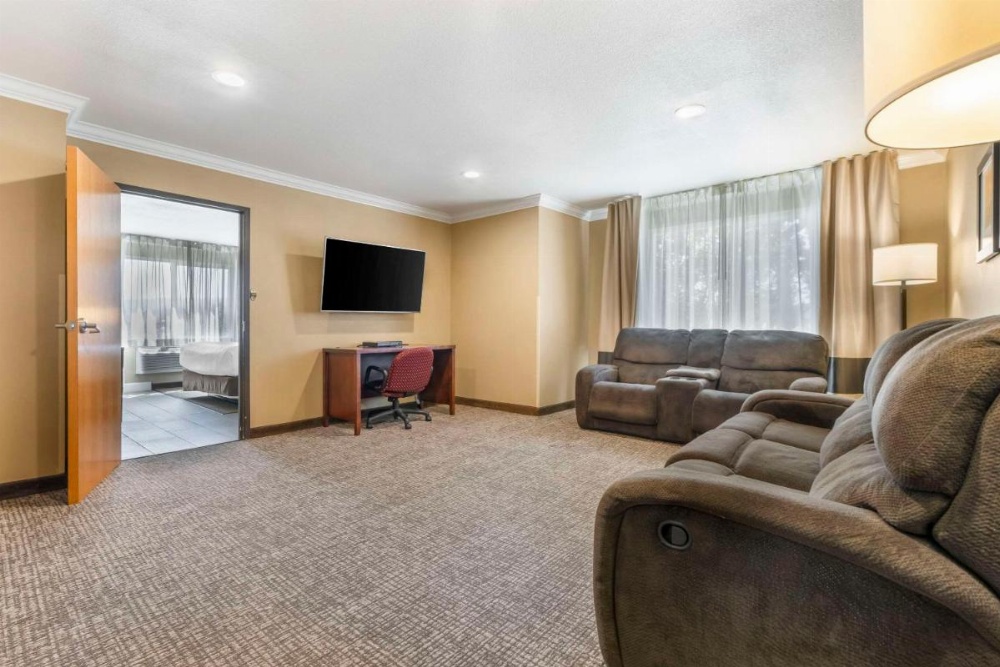 Comfort Inn & Suites Redwood Country Image 7